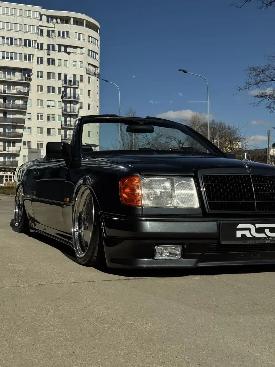 Mercedes-Benz A124 Cabriolet — Custom Stance
